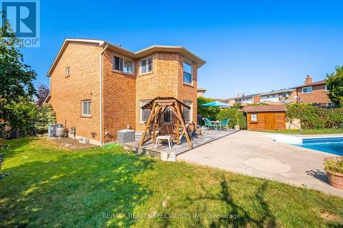 1332 Quinpool Court, Mississauga, ON - Outdoor With In Ground Pool