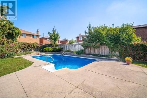 1332 Quinpool Court, Mississauga, ON - Outdoor With In Ground Pool With Backyard