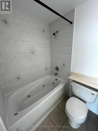 3107 - 3939 Duke Of York Boulevard, Mississauga, ON - Indoor Photo Showing Bathroom