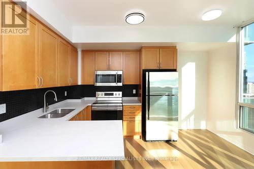 3107 - 3939 Duke Of York Boulevard, Mississauga, ON - Indoor Photo Showing Kitchen With Double Sink