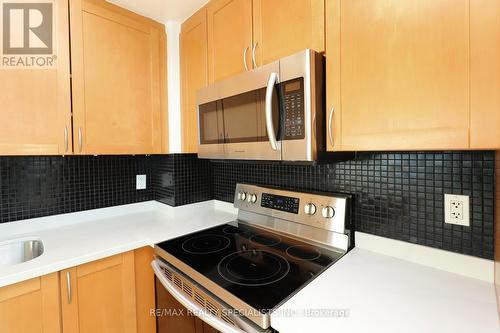 3107 - 3939 Duke Of York Boulevard, Mississauga, ON - Indoor Photo Showing Kitchen