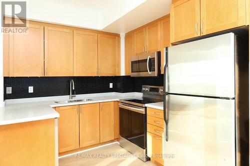 3107 - 3939 Duke Of York Boulevard, Mississauga, ON - Indoor Photo Showing Kitchen With Double Sink