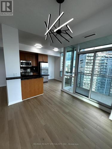 3107 - 3939 Duke Of York Boulevard, Mississauga, ON - Indoor Photo Showing Kitchen