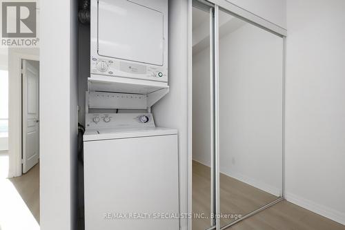 3107 - 3939 Duke Of York Boulevard, Mississauga, ON - Indoor Photo Showing Laundry Room