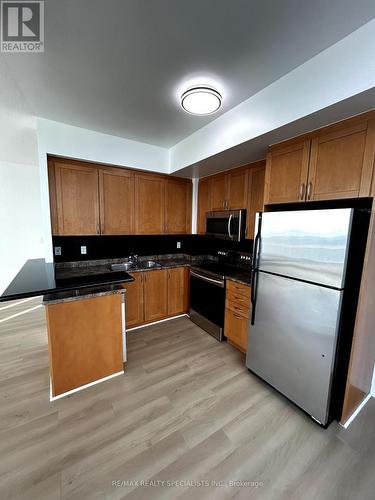 3107 - 3939 Duke Of York Boulevard, Mississauga, ON - Indoor Photo Showing Kitchen