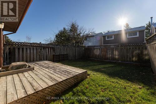 52 Wallis Crescent, Toronto, ON - Outdoor