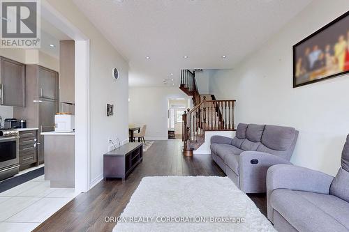 5 Maple Cider Street, Caledon, ON - Indoor Photo Showing Living Room