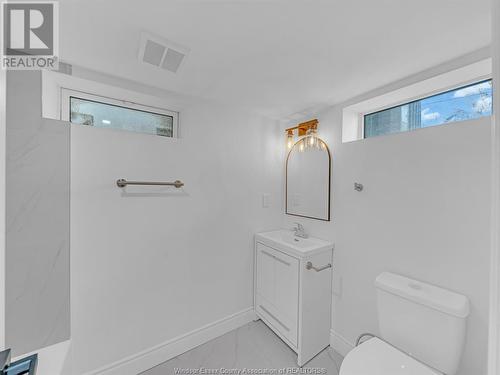 2485 Dominion Boulevard, Windsor, ON - Indoor Photo Showing Bathroom