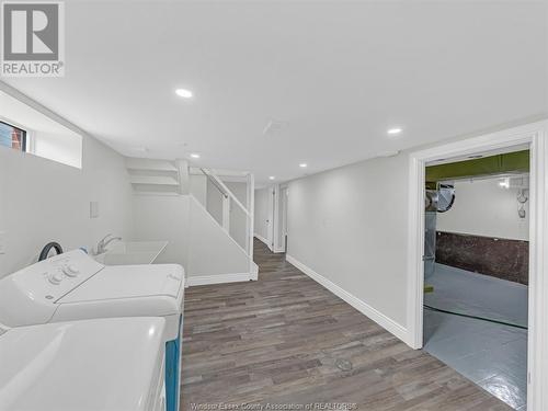 2485 Dominion Boulevard, Windsor, ON - Indoor Photo Showing Laundry Room