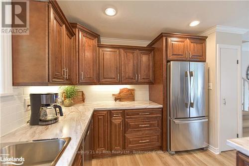 4693 Daniel Street, Ramara (Atherley), ON - Indoor Photo Showing Kitchen With Upgraded Kitchen