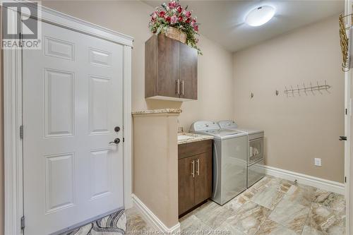 374 Evergreen Drive, Lakeshore, ON - Indoor Photo Showing Laundry Room