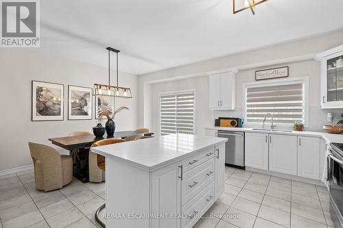 7 Savage Drive, Hamilton, ON - Indoor Photo Showing Kitchen