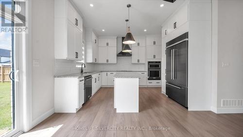 7213 Silver Creek Circle, London, ON - Indoor Photo Showing Kitchen With Upgraded Kitchen