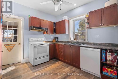 61 Victoria Street W, Southgate, ON - Indoor Photo Showing Kitchen With Double Sink