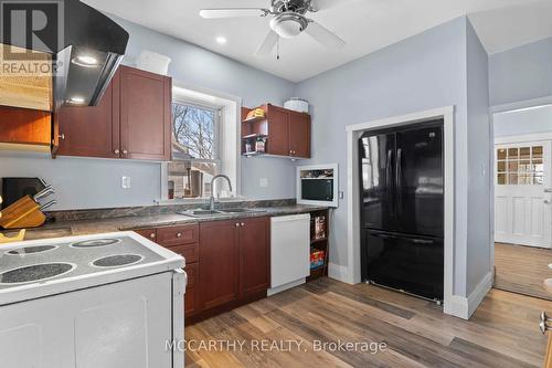 61 Victoria Street W, Southgate, ON - Indoor Photo Showing Kitchen With Double Sink