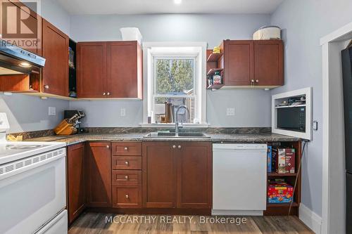 61 Victoria Street W, Southgate, ON - Indoor Photo Showing Kitchen