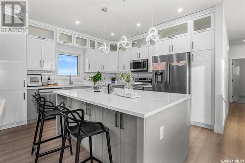 826 Weir Crescent, Warman, SK - Indoor Photo Showing Kitchen With Upgraded Kitchen