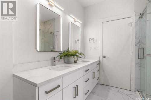 826 Weir Crescent, Warman, SK - Indoor Photo Showing Bathroom