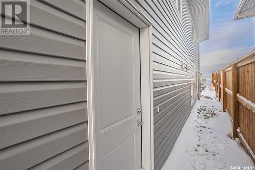 826 Weir Crescent, Warman, SK - Outdoor With Exterior