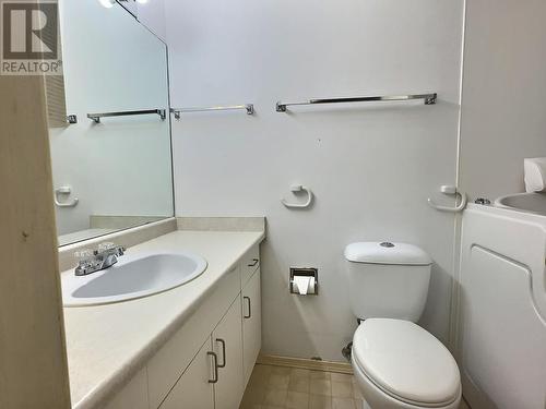 1285 14Th Street Street Unit# 12, Kamloops, BC - Indoor Photo Showing Bathroom