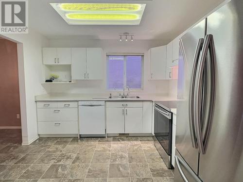 1285 14Th Street Street Unit# 12, Kamloops, BC - Indoor Photo Showing Kitchen With Double Sink