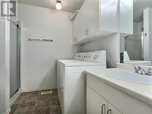 1285 14Th Street Street Unit# 12, Kamloops, BC - Indoor Photo Showing Laundry Room