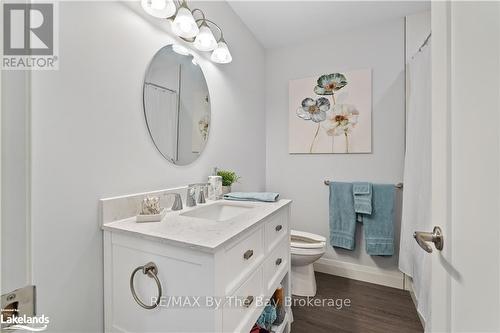 88 Henry Street, Barrie (Queen'S Park), ON - Indoor Photo Showing Bathroom