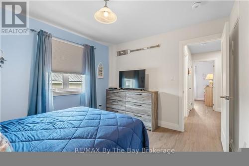 88 Henry Street, Barrie (Queen'S Park), ON - Indoor Photo Showing Bedroom