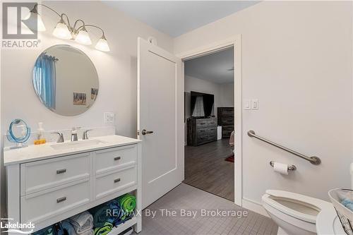 88 Henry Street, Barrie (Queen'S Park), ON - Indoor Photo Showing Bathroom