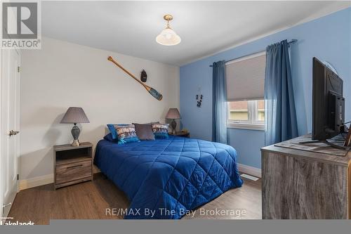 88 Henry Street, Barrie (Queen'S Park), ON - Indoor Photo Showing Bedroom