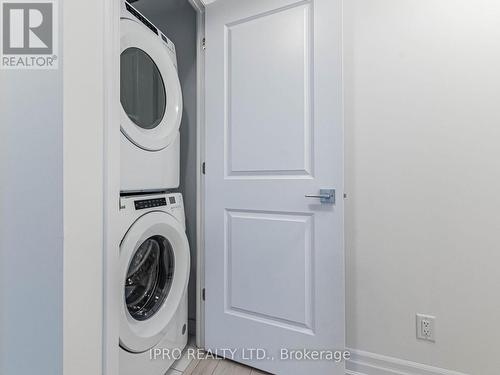 906 - 30 Elm Drive W, Mississauga, ON - Indoor Photo Showing Laundry Room