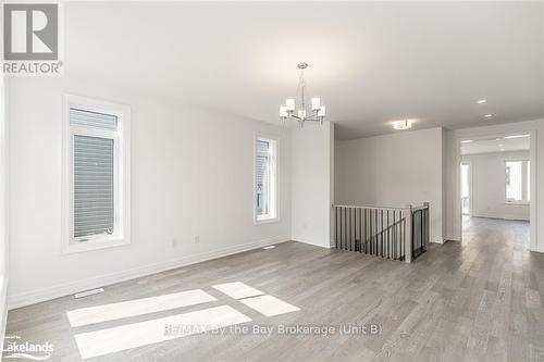 3 Rosanne Circle, Wasaga Beach, ON - Indoor Photo Showing Other Room