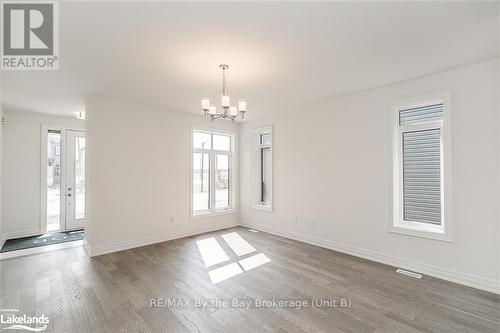 3 Rosanne Circle, Wasaga Beach, ON - Indoor Photo Showing Other Room