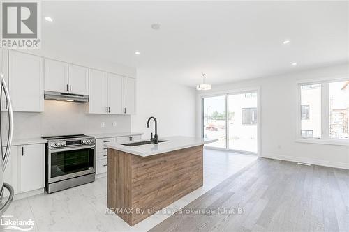 3 Rosanne Circle, Wasaga Beach, ON - Indoor Photo Showing Kitchen