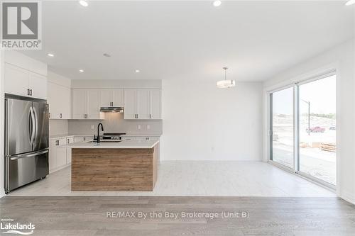 3 Rosanne Circle, Wasaga Beach, ON - Indoor Photo Showing Kitchen