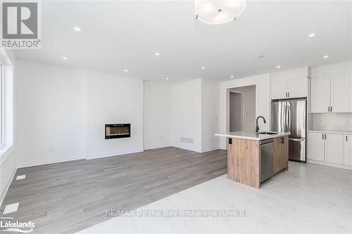 3 Rosanne Circle, Wasaga Beach, ON - Indoor Photo Showing Kitchen With Stainless Steel Kitchen With Upgraded Kitchen