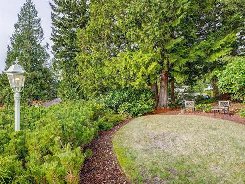 8607 Sansum Park Dr, North Saanich, BC 