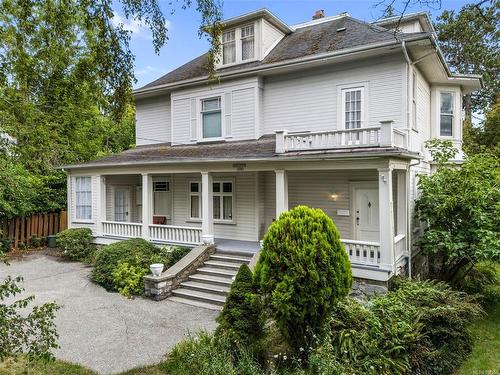 1503 Laurel Lane, Victoria, BC 