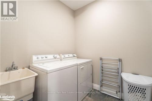 34 St Georges Court, Huntsville (Chaffey), ON - Indoor Photo Showing Laundry Room