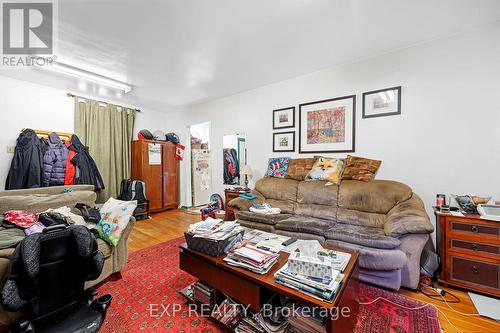 486 Main Street N, Brampton, ON - Indoor Photo Showing Living Room