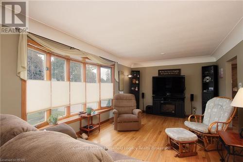 596 Elgin Street E, St. Marys, ON - Indoor Photo Showing Living Room