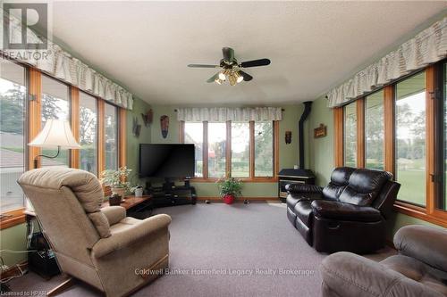 596 Elgin Street E, St. Marys, ON - Indoor Photo Showing Living Room