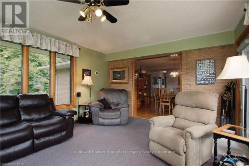 596 Elgin Street E, St. Marys, ON - Indoor Photo Showing Living Room