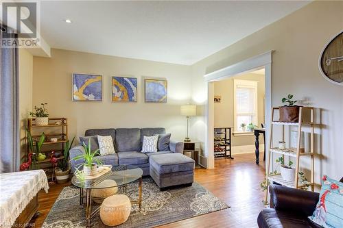 465 Albert Avenue N, North Perth (Listowel), ON - Indoor Photo Showing Living Room