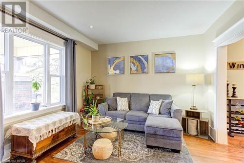 465 Albert Avenue N, North Perth (Listowel), ON - Indoor Photo Showing Living Room