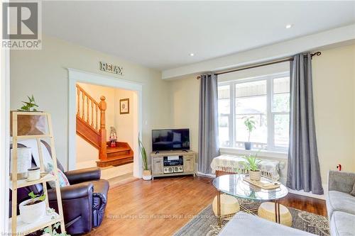 465 Albert Avenue N, North Perth (Listowel), ON - Indoor Photo Showing Living Room