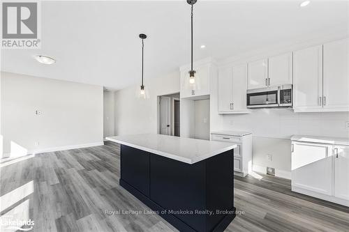 136 Brandon Avenue, Severn (Coldwater), ON - Indoor Photo Showing Kitchen