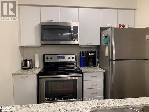 102 - 4 Cove Court, Collingwood, ON - Indoor Photo Showing Kitchen