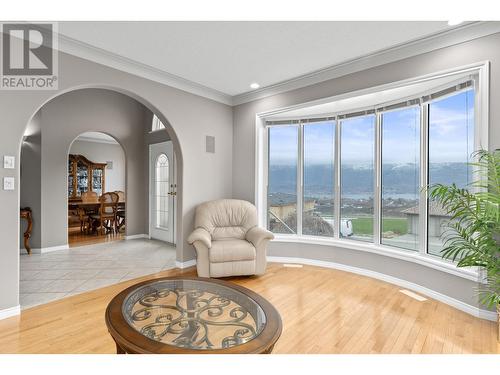 4010 Pebble Beach Drive, Osoyoos, BC - Indoor Photo Showing Living Room