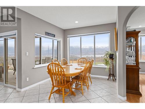 4010 Pebble Beach Drive, Osoyoos, BC - Indoor Photo Showing Dining Room